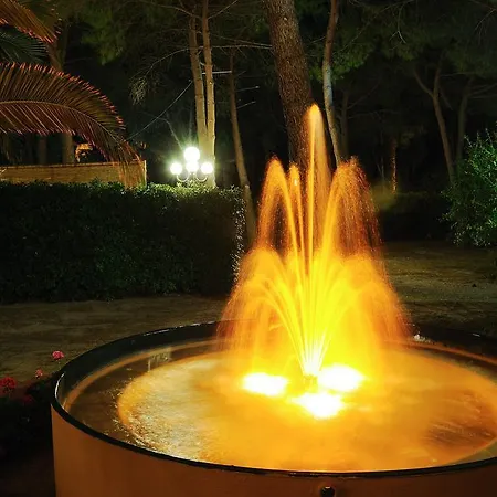 Ξενοδοχείο με διαμερίσματα Oasis 2*