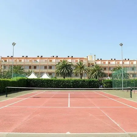 Oasis Ξενοδοχείο με διαμερίσματα 2*